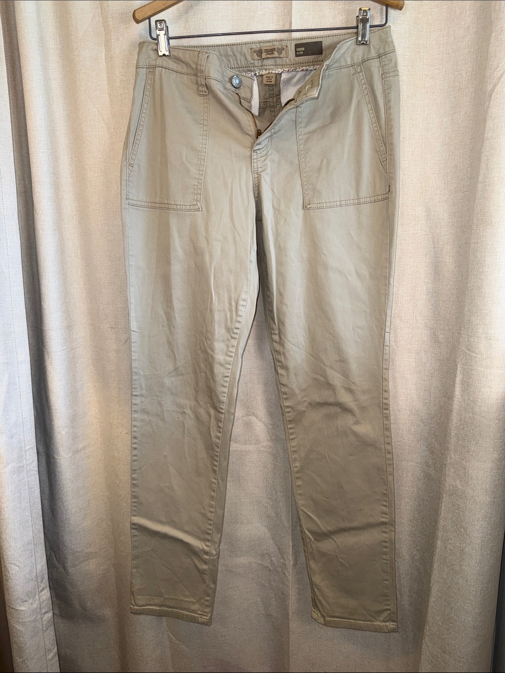 Vintage America Women's Straight-Leg Chinos in Light Khaki